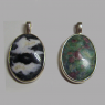(p1197)Colgante de plata con piedra oval de color.